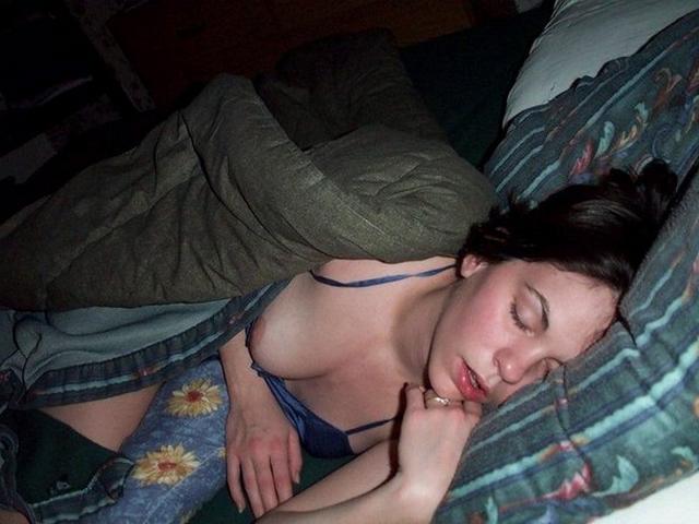 Всякие разные спящие шалавы порно фото