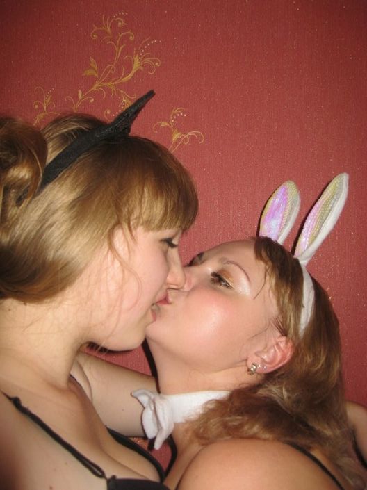 Ирина и Юля в легкоэротической фотосессии | 79 Порно фото